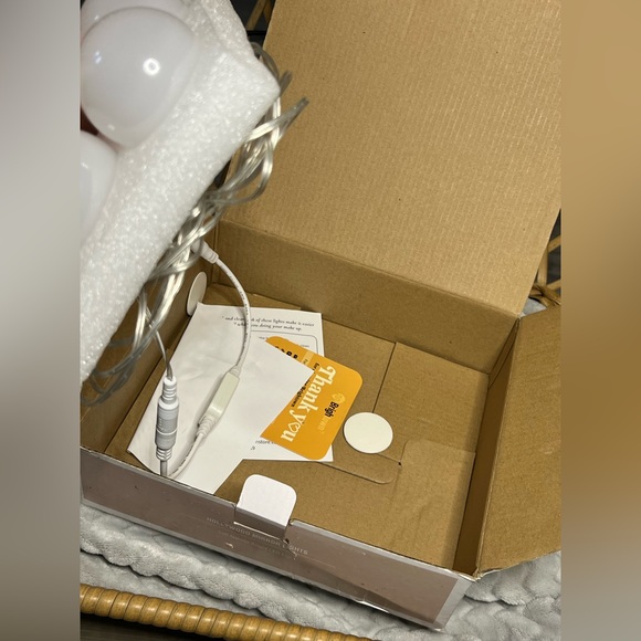 Hollywood Vanity Mirror Lights - Picture 4 of 5